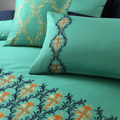 Grandiose 6Pcs Embroidered Bedset - Gift Pack