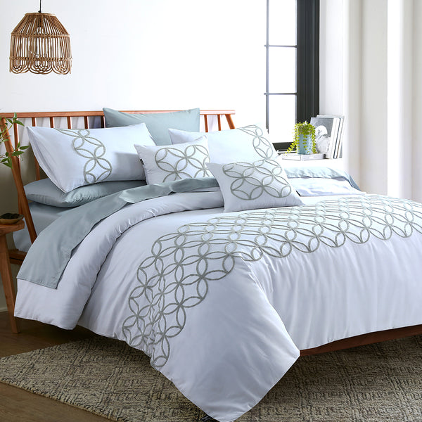 Wispy White Tufted Quilt Cover Set